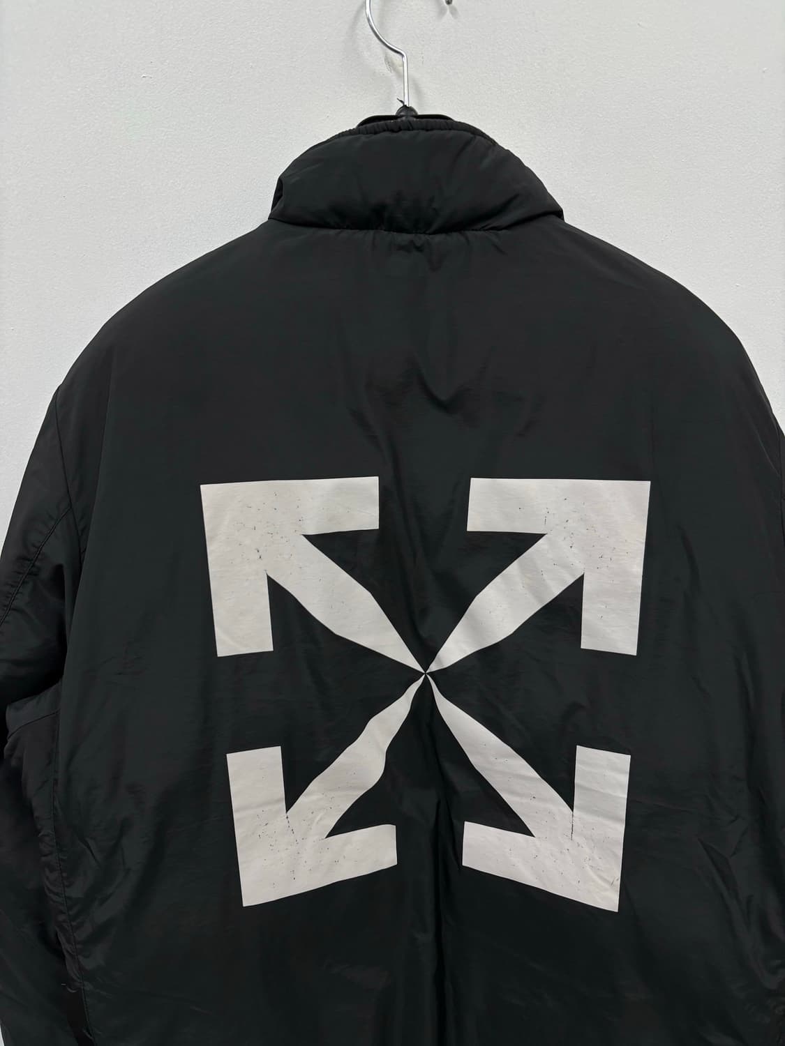 큐알인증)오프화이트 리버시블 숏 다운패딩 상품이미지10