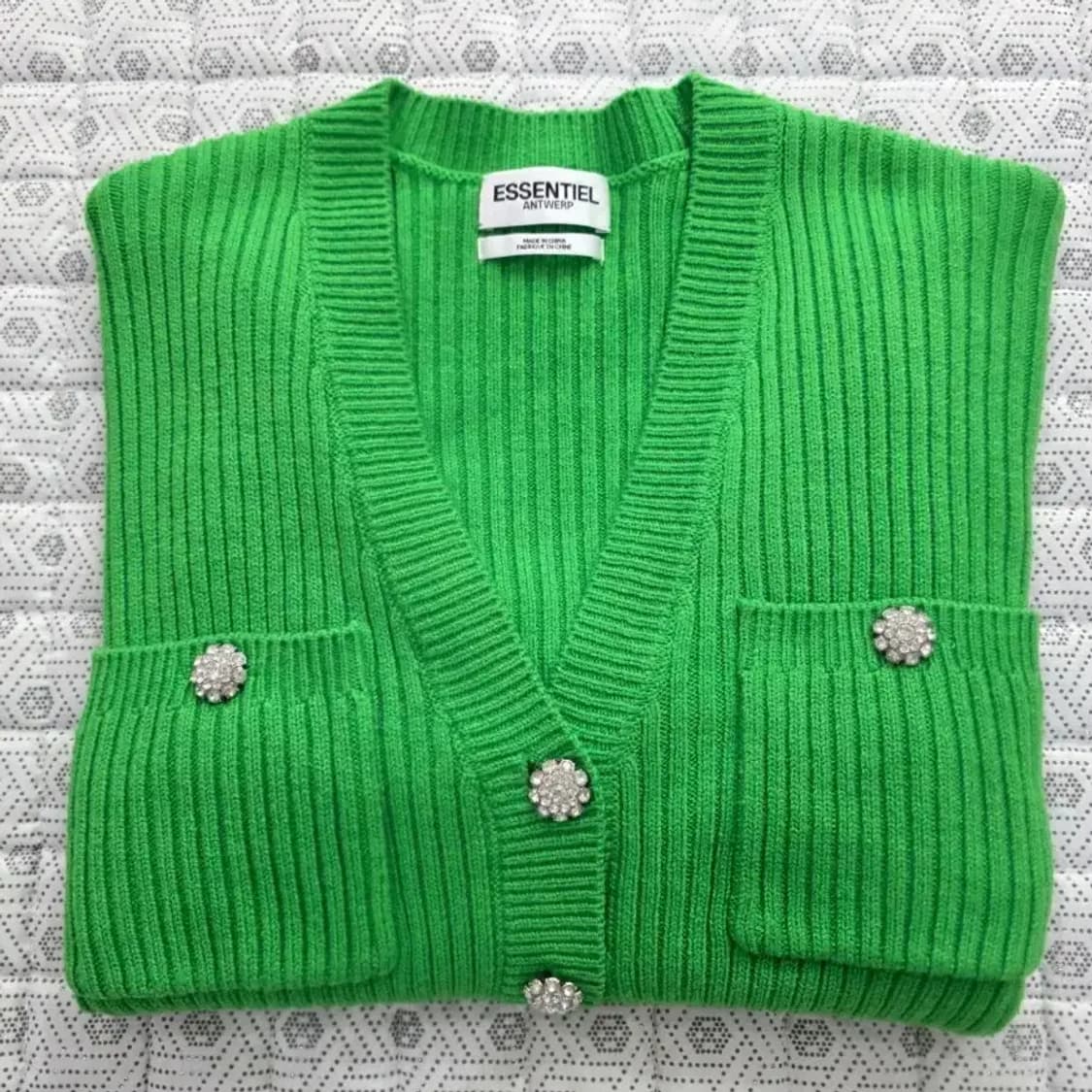 (새상품급) ESSENTIEL 에센셜 앤트워프 그린 니트 가디건 ~55 상품이미지5
