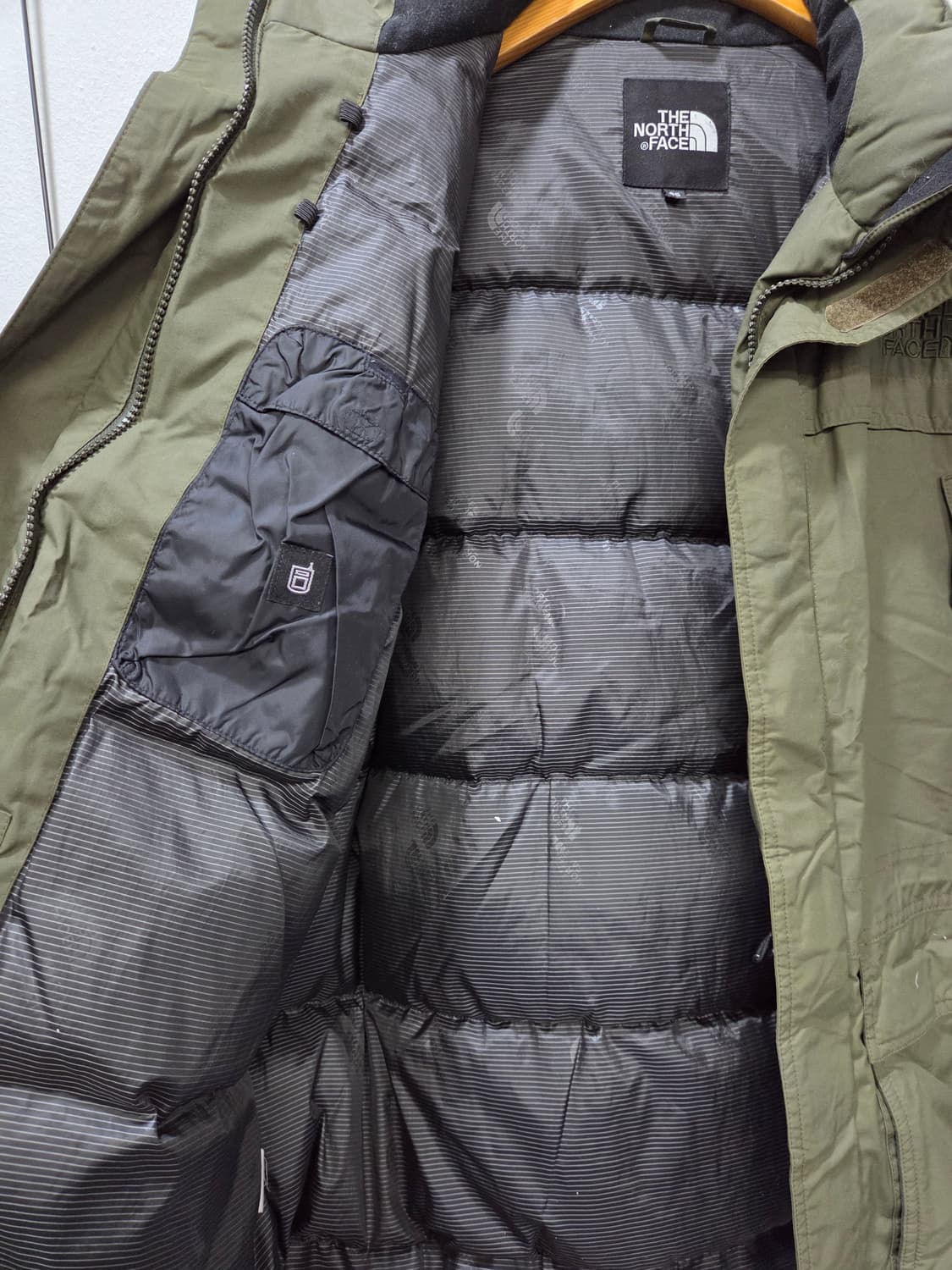 노스페이스 카키색 구스패딩 점퍼 상품이미지4