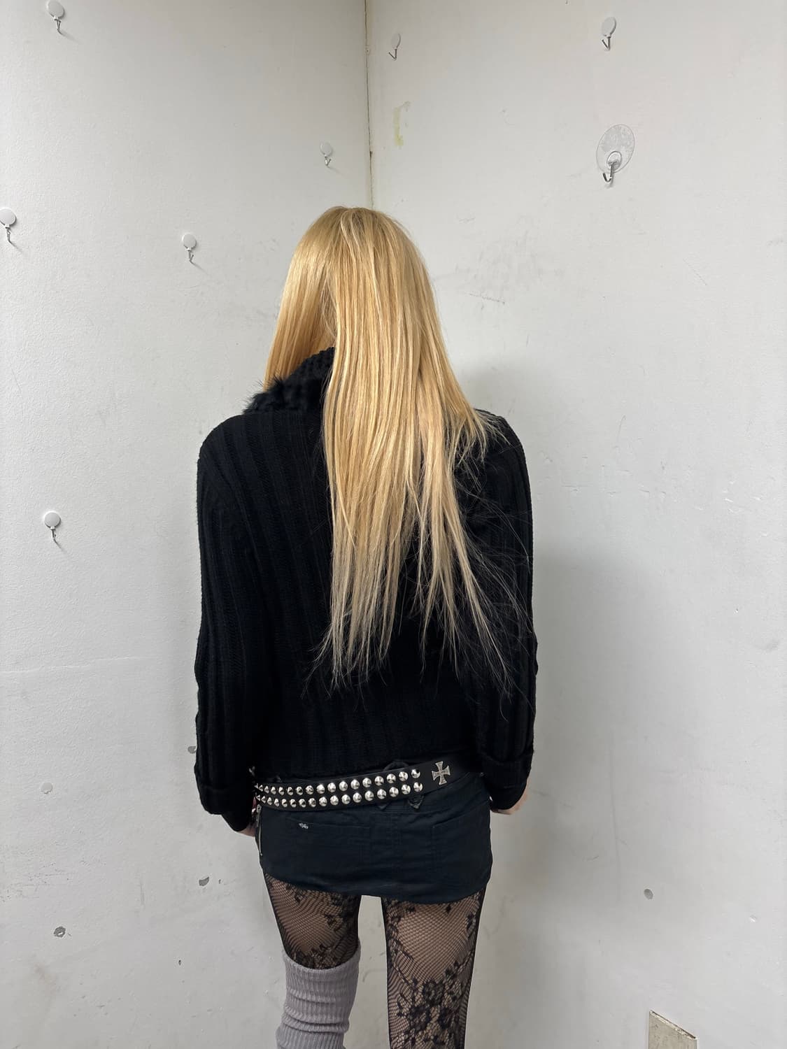 슬림핏 폼폼 꽈베기 니트 떡볶이 가디건 상품이미지3