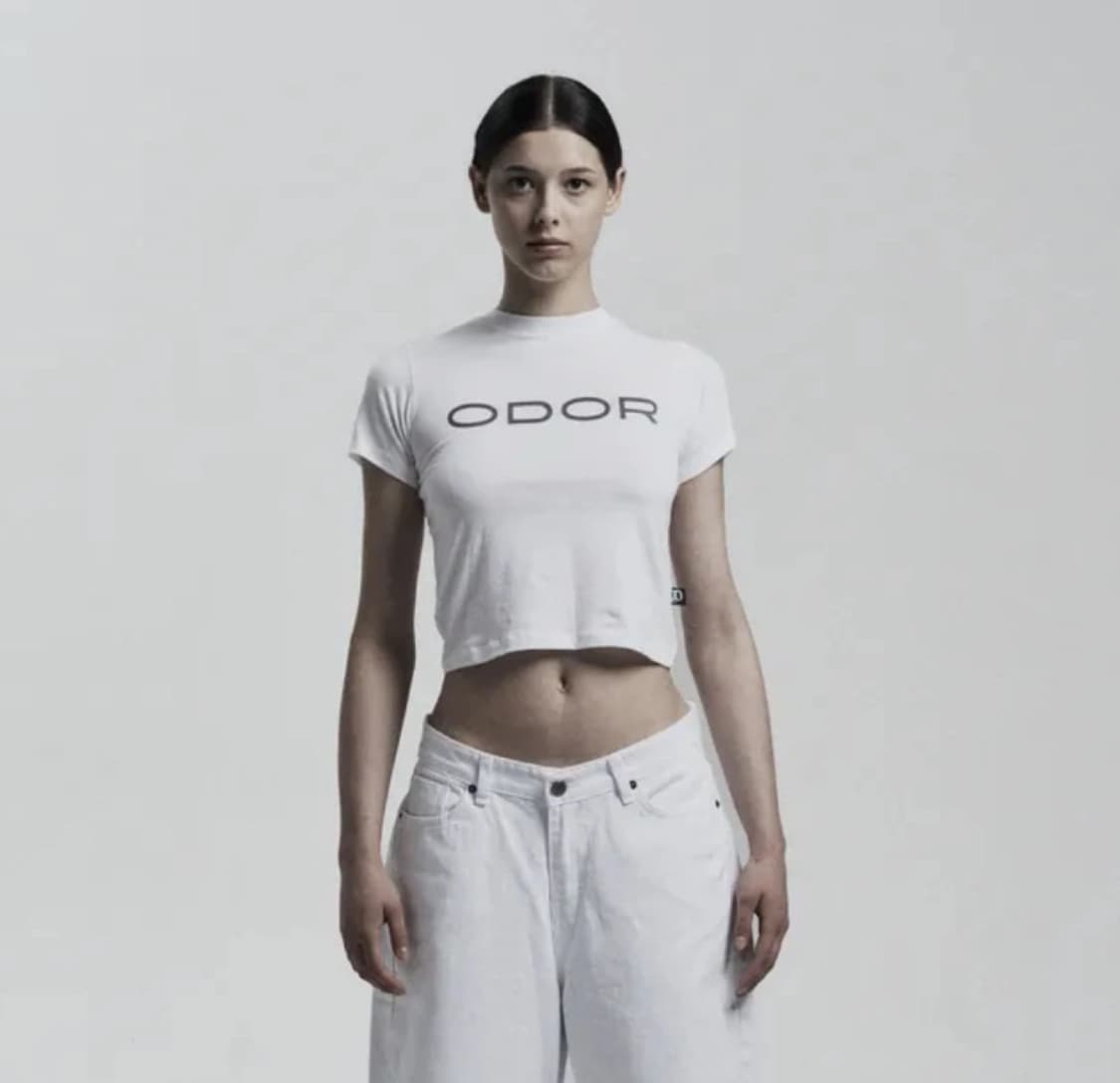 오도어 baby tee white 상품이미지1