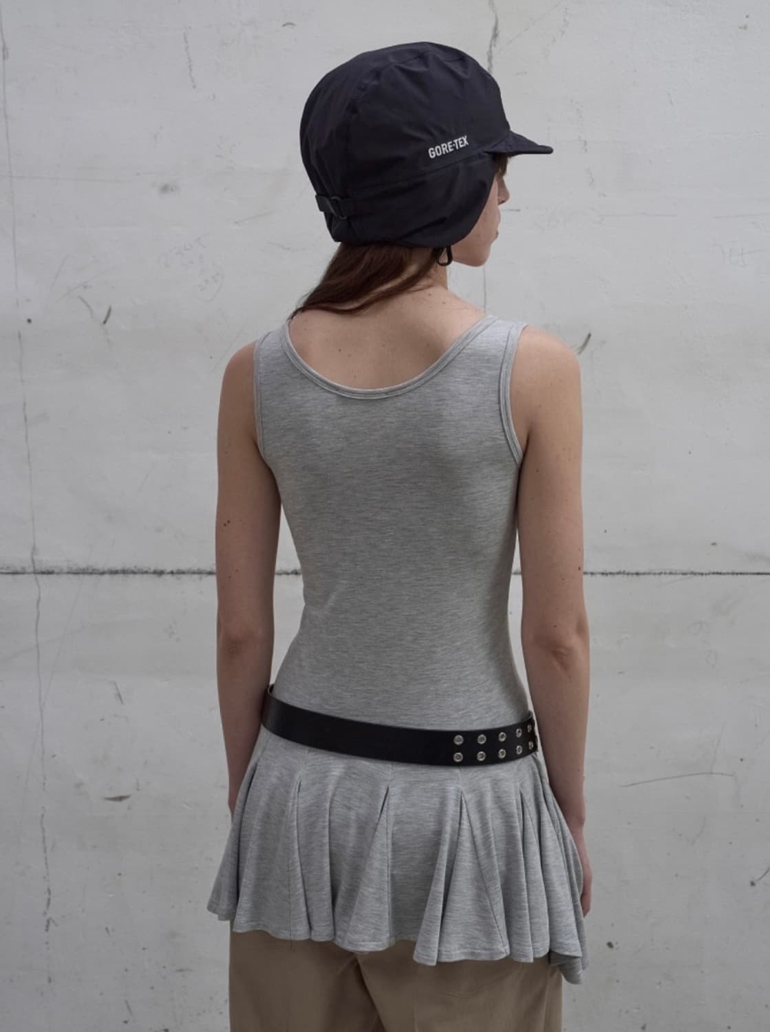 FRILL SLEEVELESS TOP (GREY) 상품이미지4
