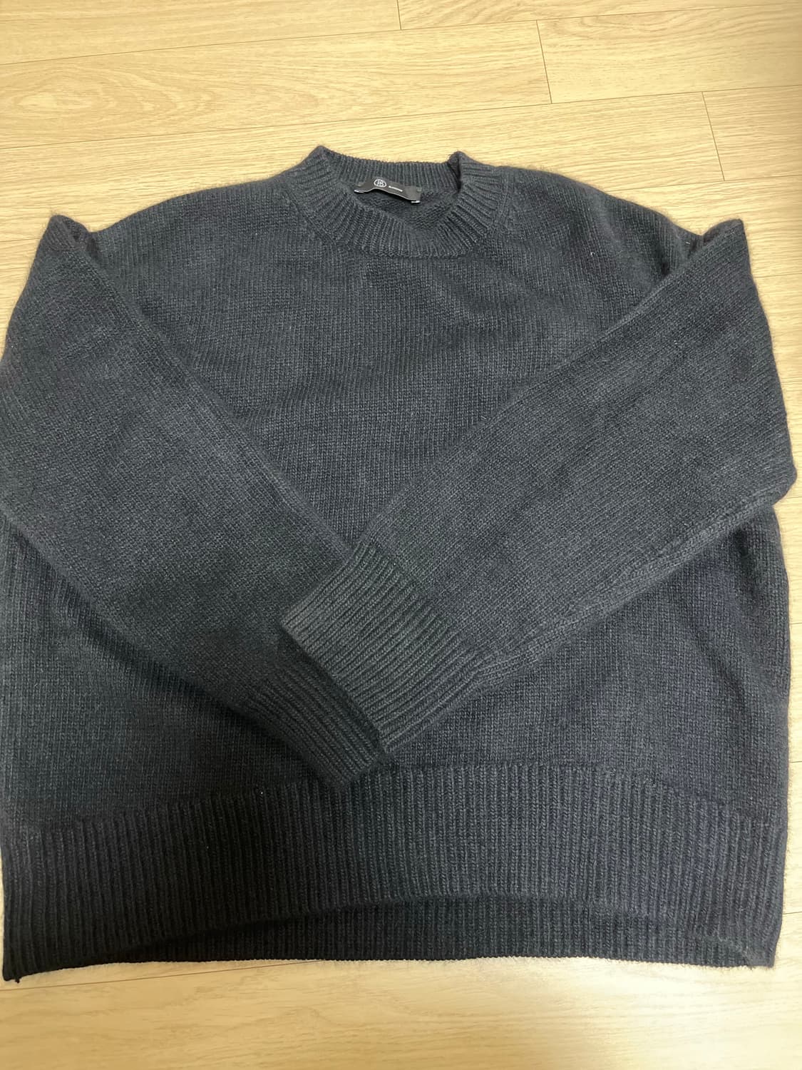 블러썸에이치컴퍼니 블랙 니트 상품이미지1