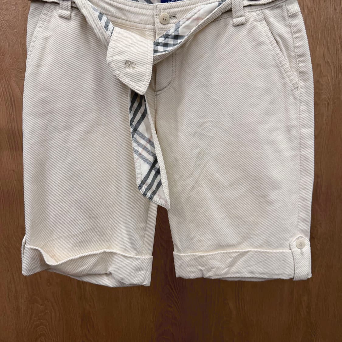 버버리 블루 라벨 골덴 하프 팬츠 버튼 롤업 디테일 레귤러핏 아이보리 상품이미지5