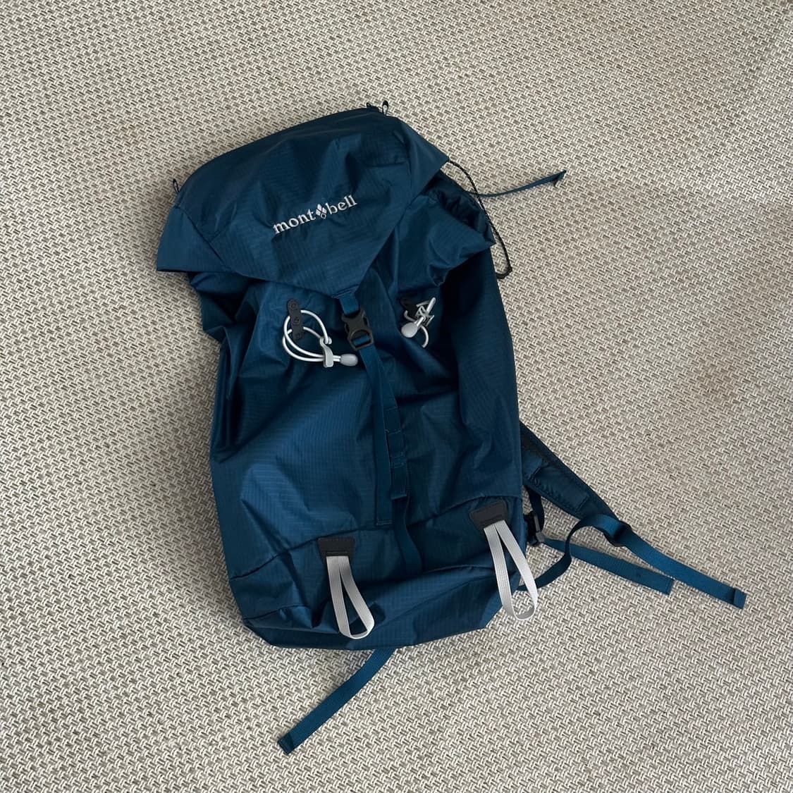 택만 뗀 새상품 몽벨 밸런스라이트 20L 상품이미지2