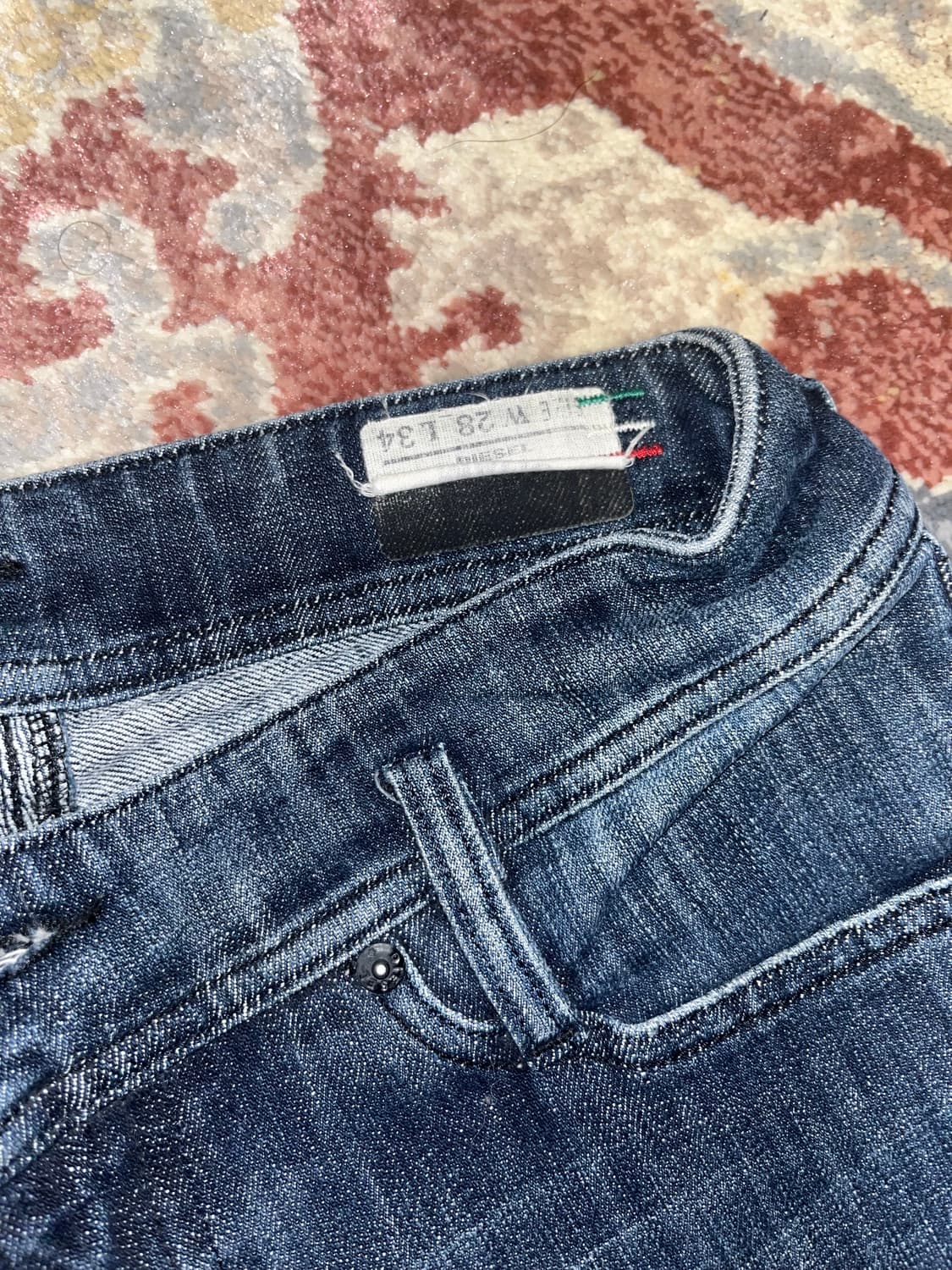 디젤 매틱 로우라이즈 슬림핏 데님진 상품이미지4