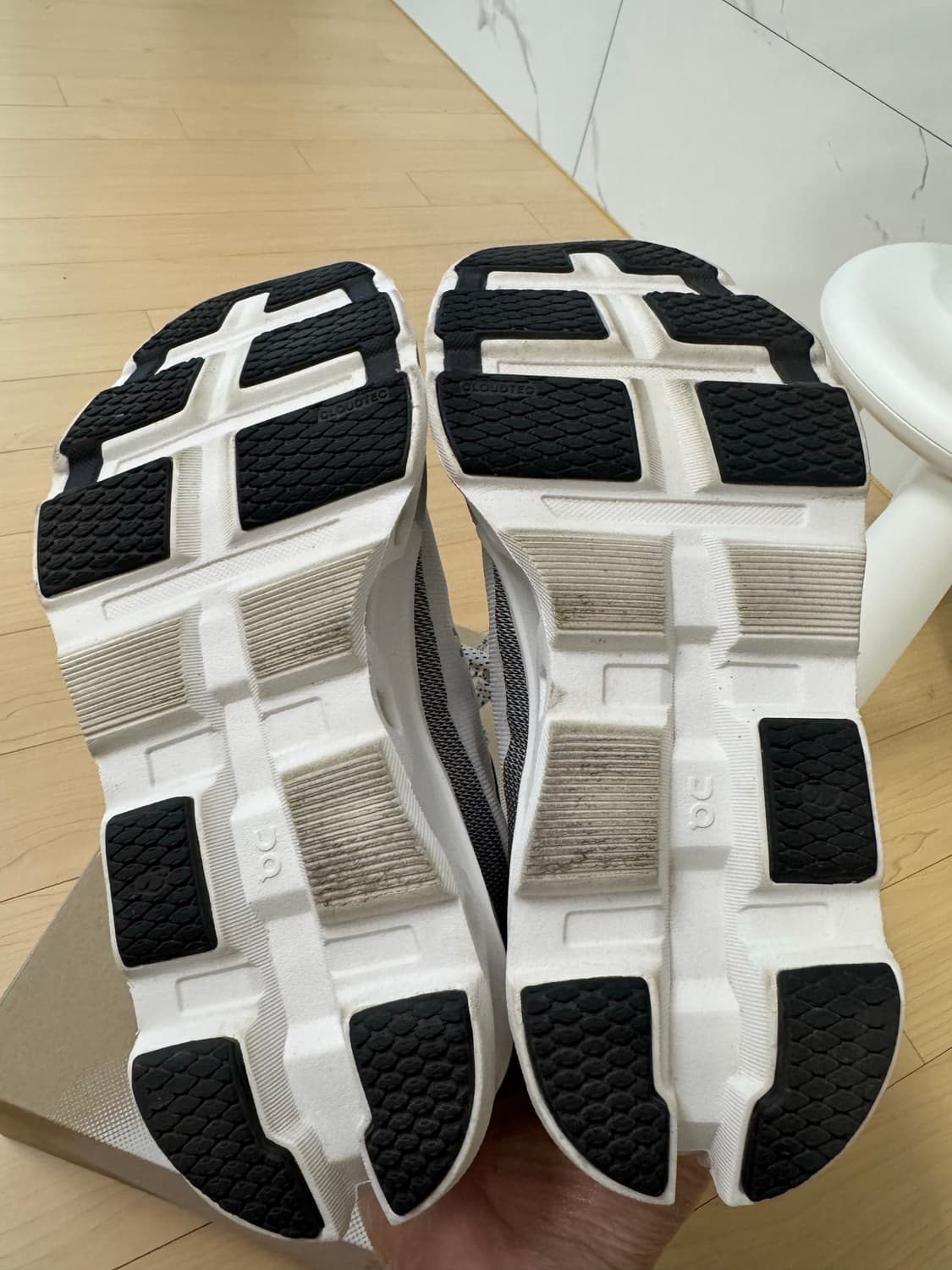 온러닝 클라우드몬스터2 230 상품이미지6