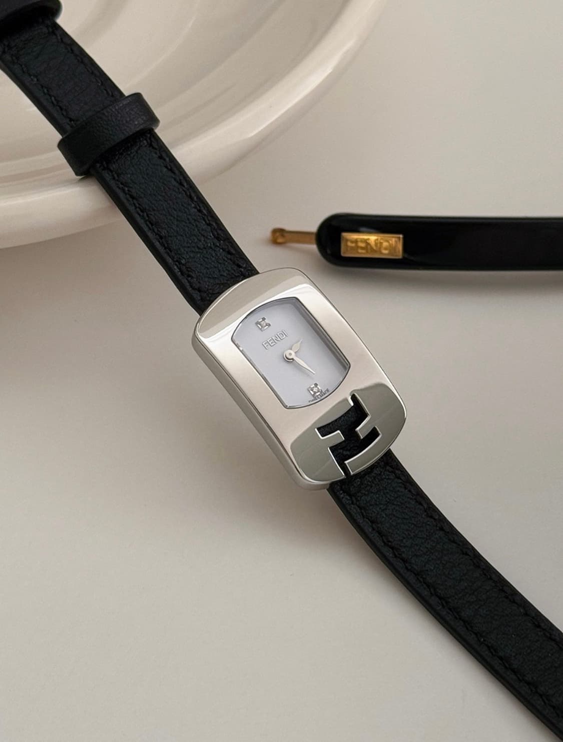FENDI Chameleon Watch 상품이미지1