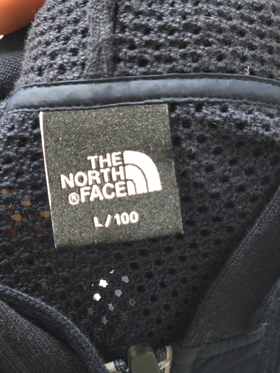 노스페이스 브이모션 네이비 경량후디패딩 남녀공용 100 67 50 상품이미지4