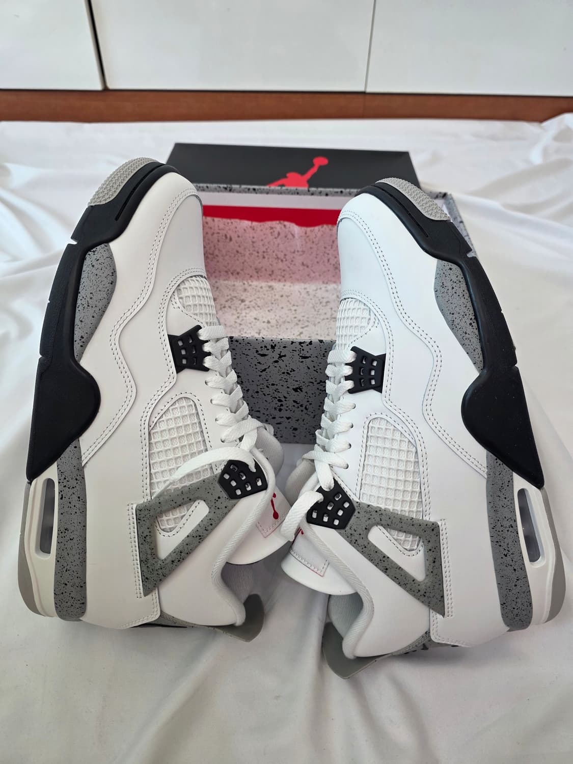 조던 4 레트로 OG 화이트 시멘트 2025 상품이미지4
