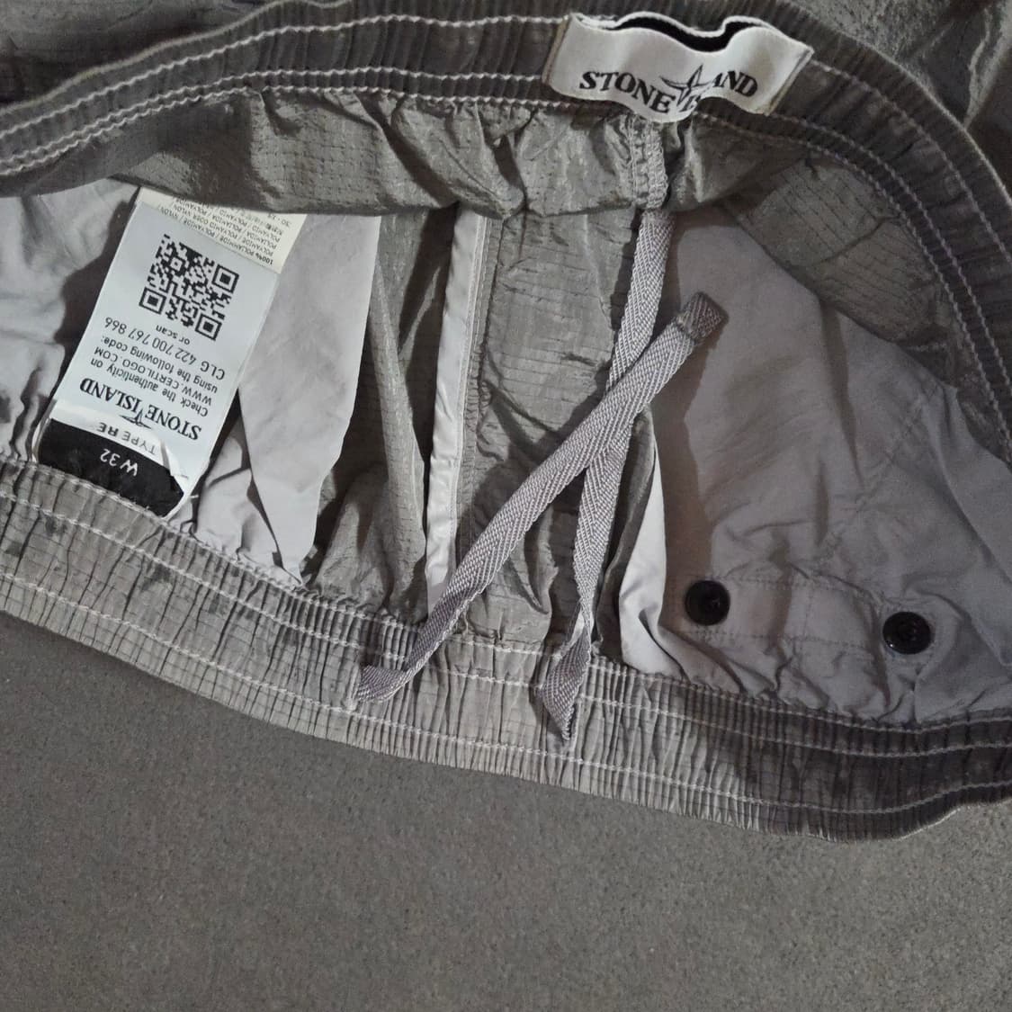 19ss 스톤아일랜드 와펜 나일론 메탈 카고 쇼츠 반바지 32 상품이미지5