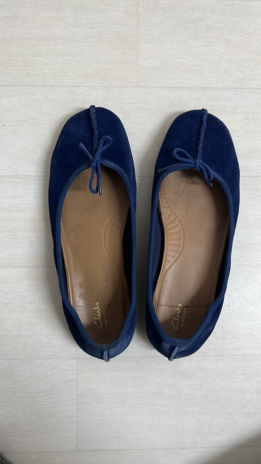 Clarks 스웨이드 둥근이플렛슈즈 245  상품이미지6