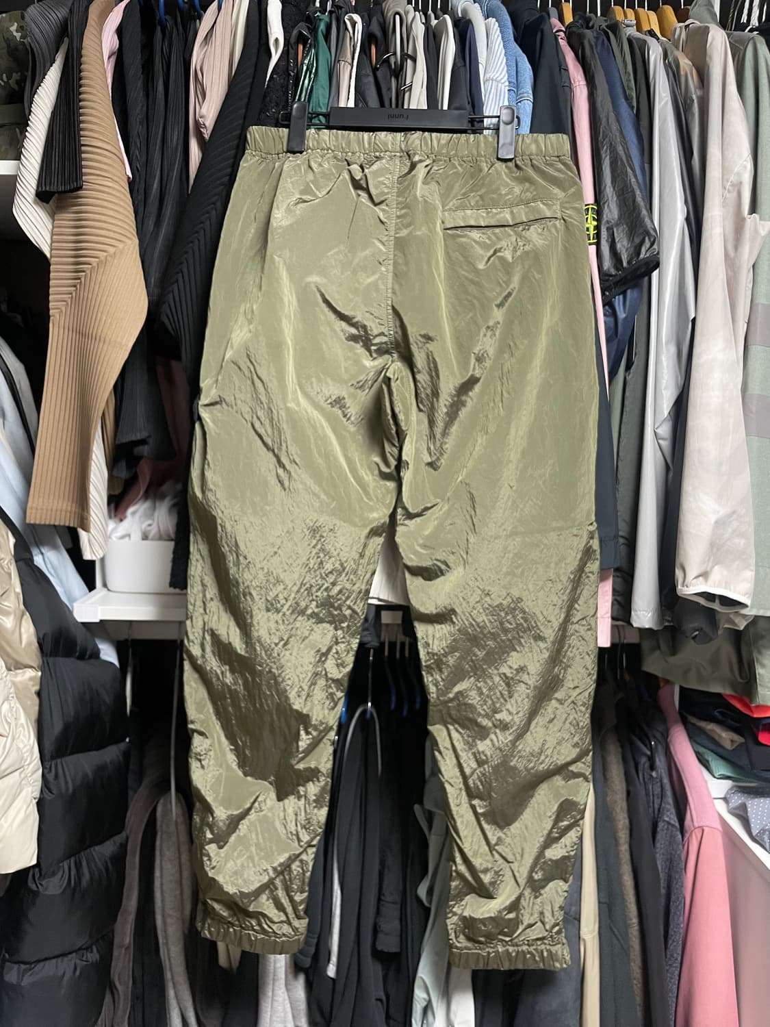 [m] 18fw 스톤아일랜드 나일론메탈 팬츠 올리브 카키 상품이미지7