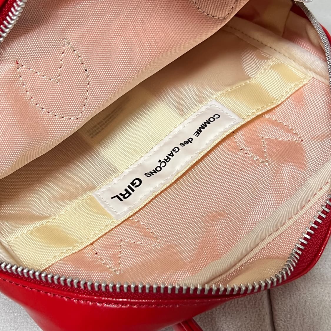 꼼데가르송 프릴백 레드 상품이미지6