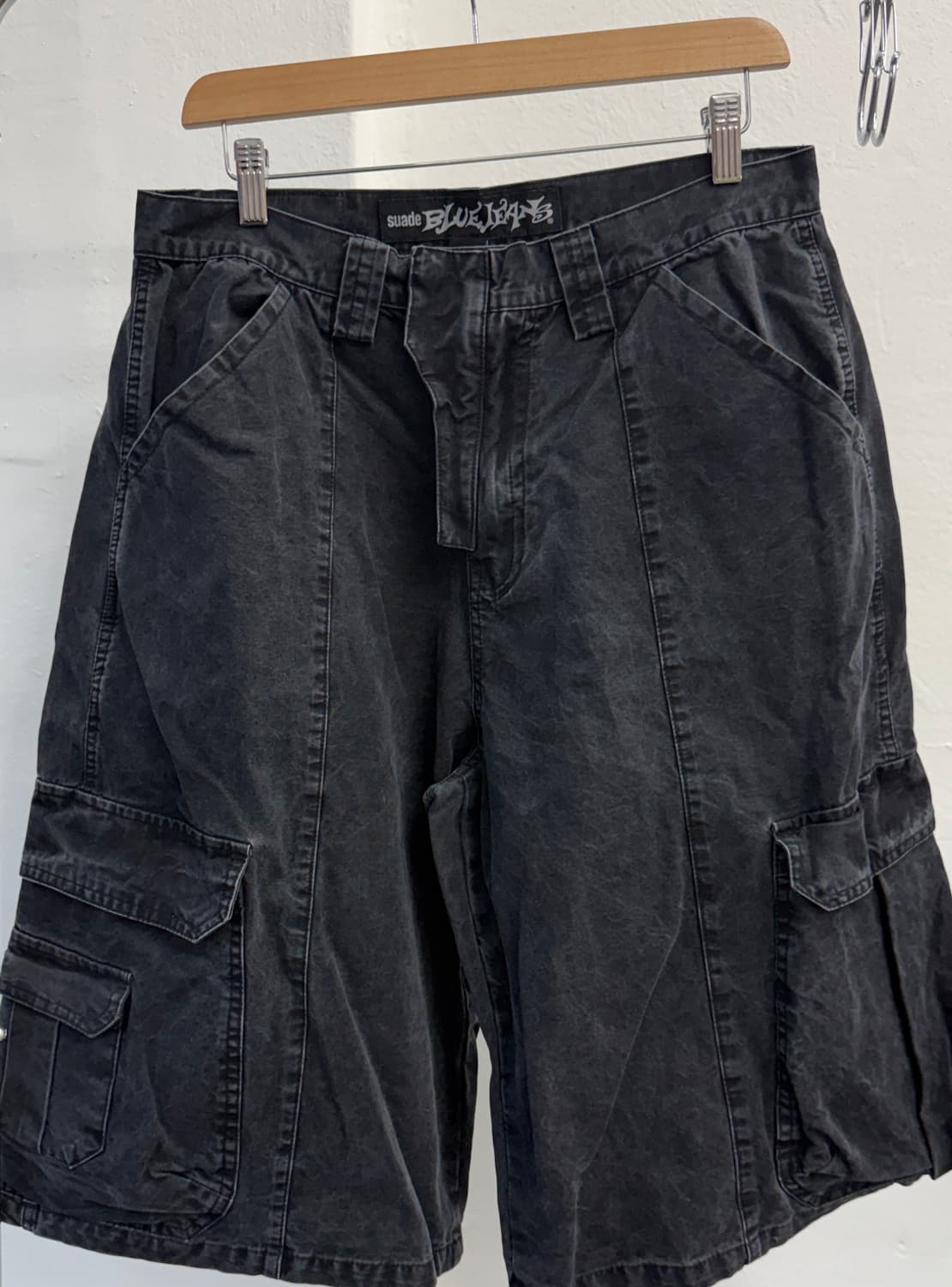 스웨이드 WIDE CARGO SHORTS [BLACK] 상품이미지1