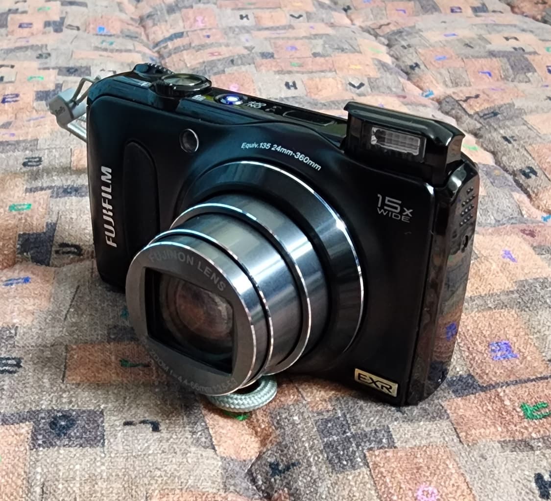 후지필름 FinePix F300EXR 빈티지 디카 팝니다. 상품이미지1