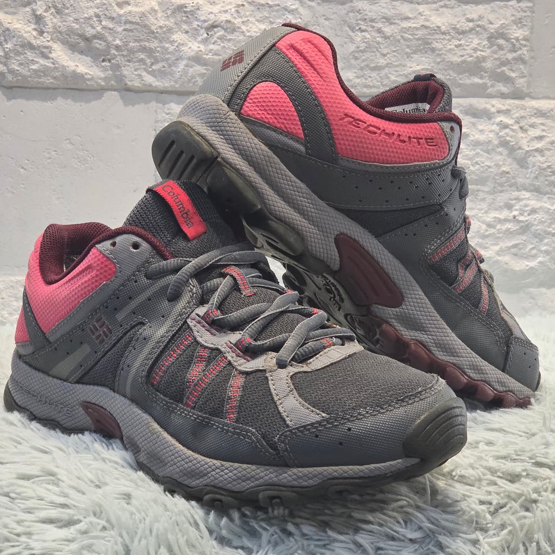 3q-18:컬럼비아 테크라이트 그레이 핑크 트레일 러닝화 (240mm) 상품이미지4