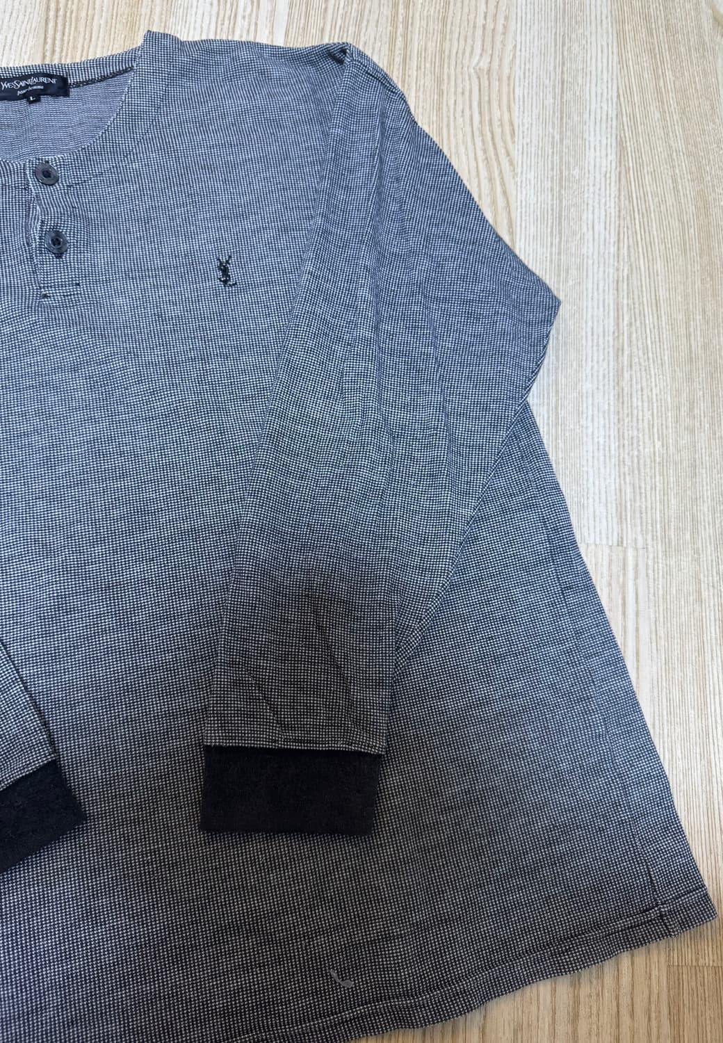 YSL 입생로랑 빈티지 버튼 긴팔티 상품이미지4