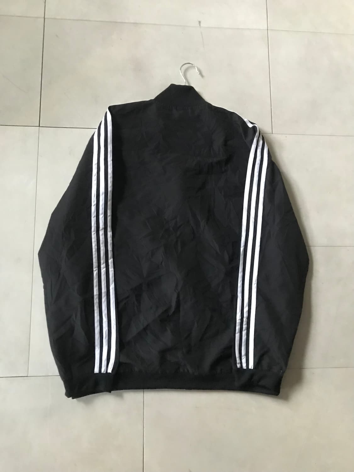 아디다스 블랙 오버핏 바람막이 상품이미지10