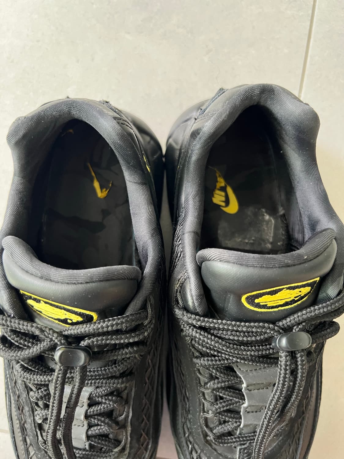 나이키 x 코르테이즈 에어맥스 95 블랙 앤 투어 옐로우 285 상품이미지2