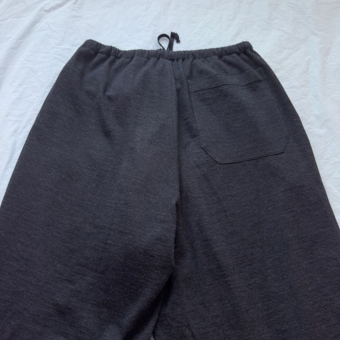 [3] 코모리 25AW 울니트 테이퍼드 팬츠 상품이미지4