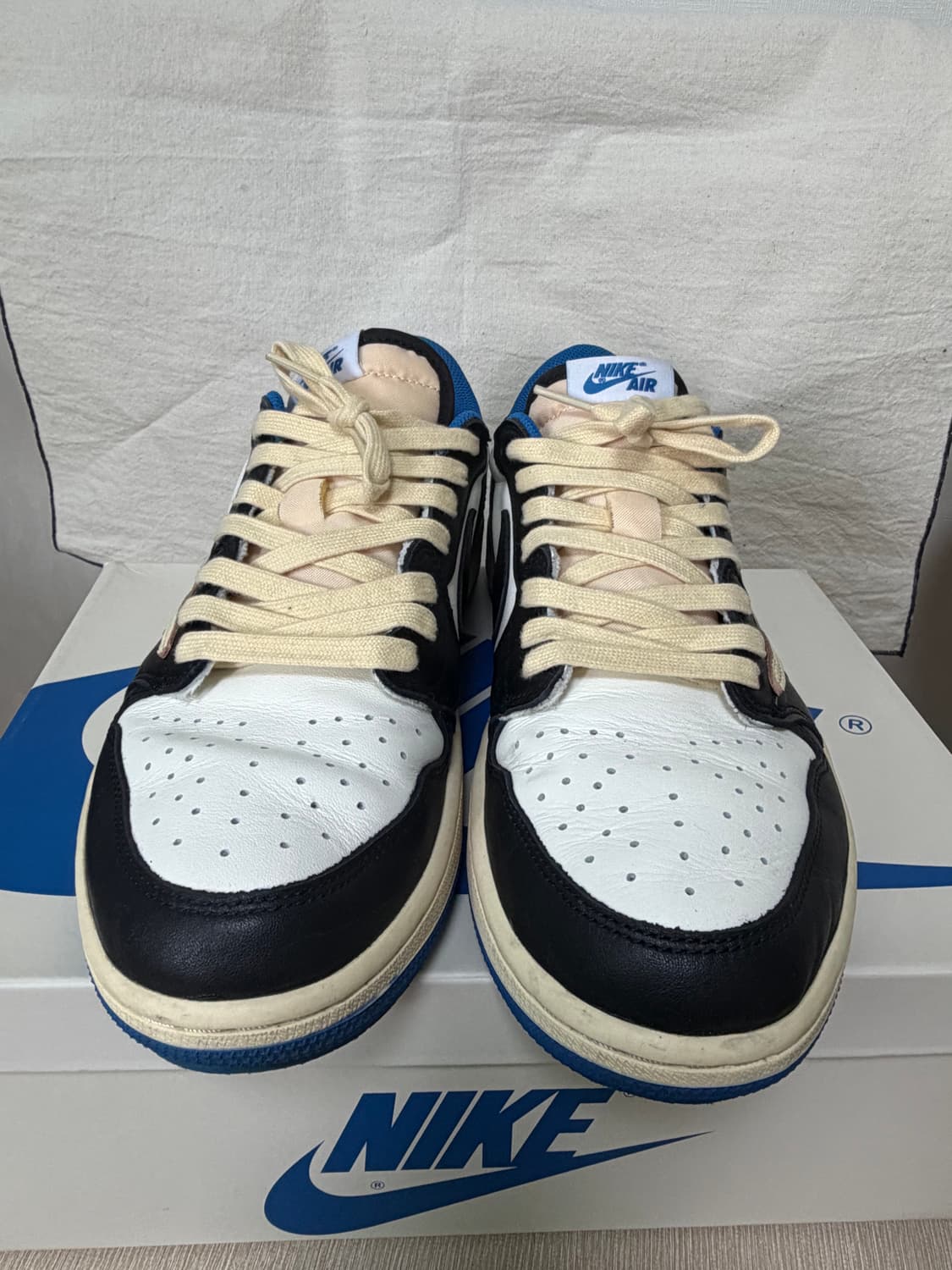 나이키 조던1로우 프라그먼트 트래비스스캇 상품이미지1