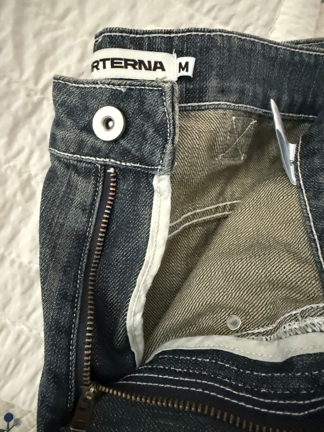 포르테나 CINCH BACK CURVED JEANS-BLUE 상품이미지4