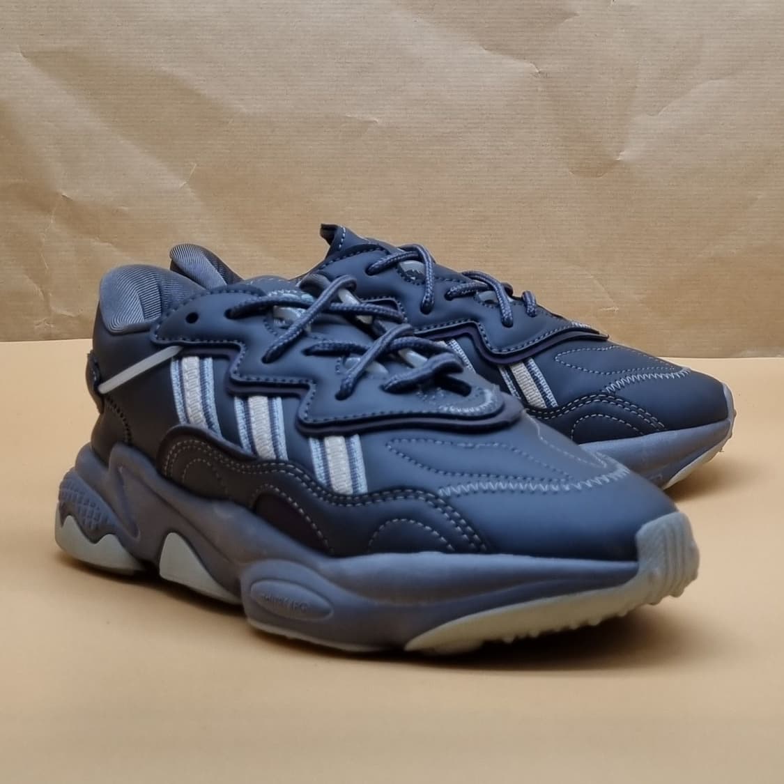 아디다스 오즈위고 여성운동화230. 상품이미지1