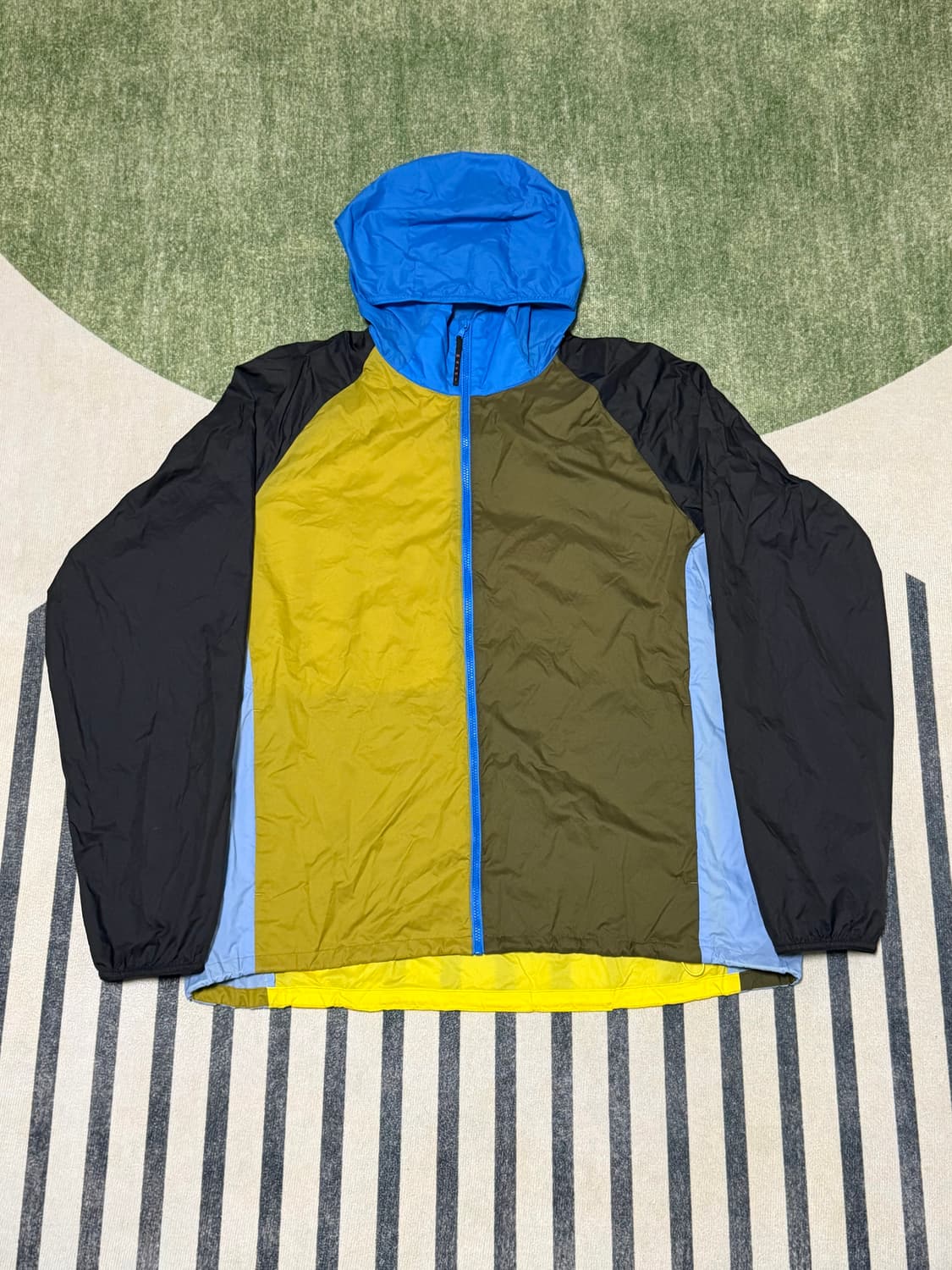 유니클로 마르니 바람막이 UNIQLO and MARNI 상품이미지1