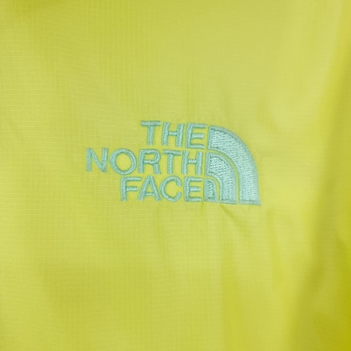 [노스페이스] 로고 자수 경량 후드 바람막이 자켓 레몬 M20094 상품이미지6