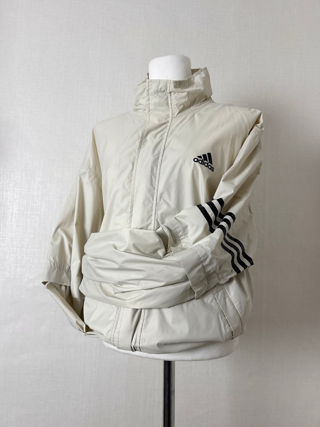 아디다스 베이지 바람막이 상품이미지7
