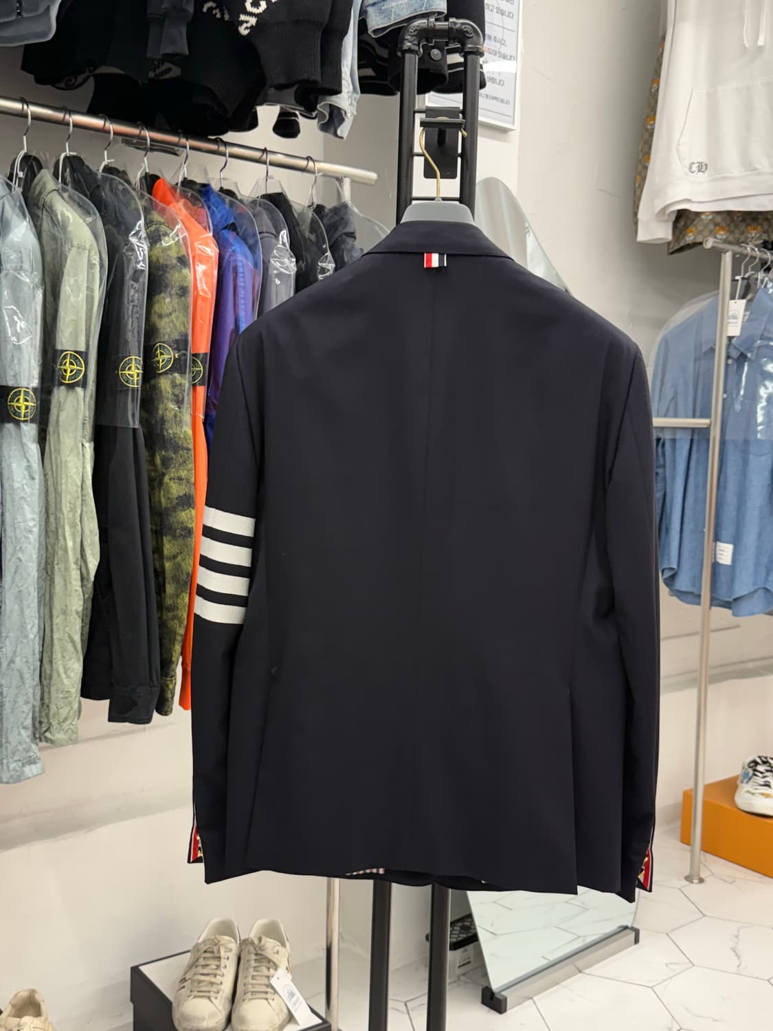 [4] 톰브라운 사선완장 울 블레이저 자켓 상품이미지2