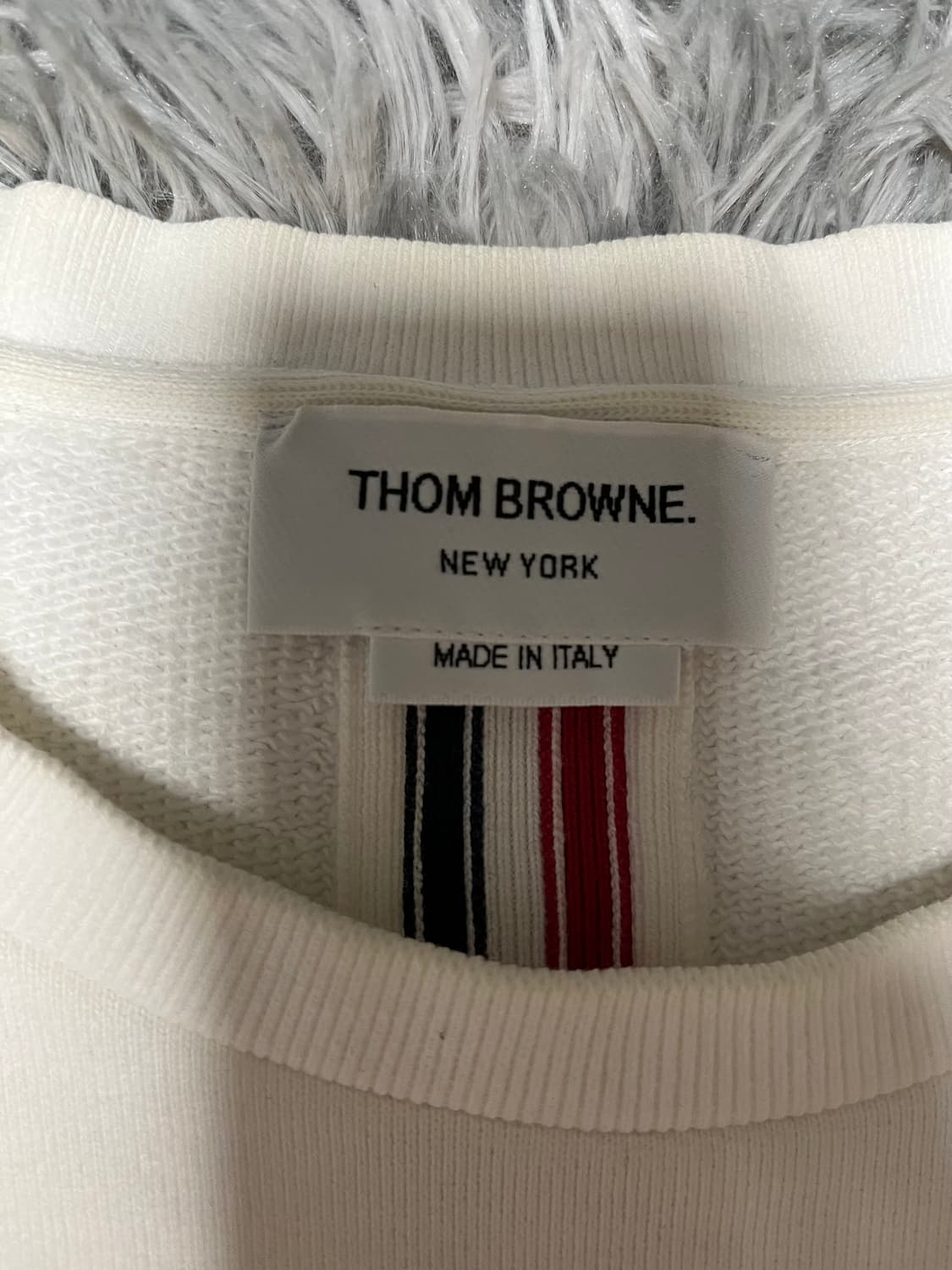 톰브라운 백삼선 맨투맨 상품이미지3