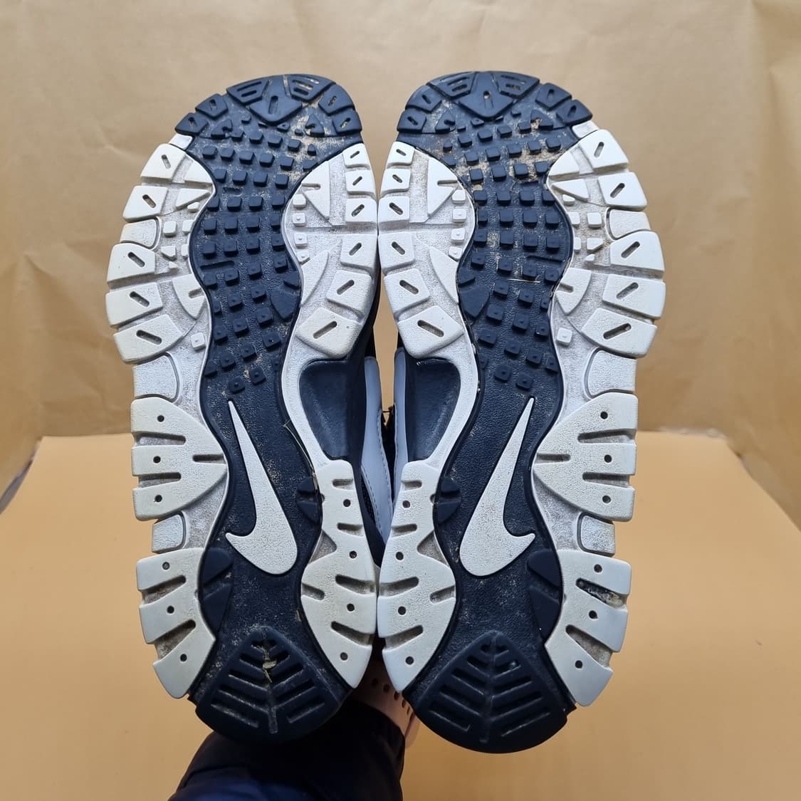 나이키 에버라지 로우 운동화255. 상품이미지3