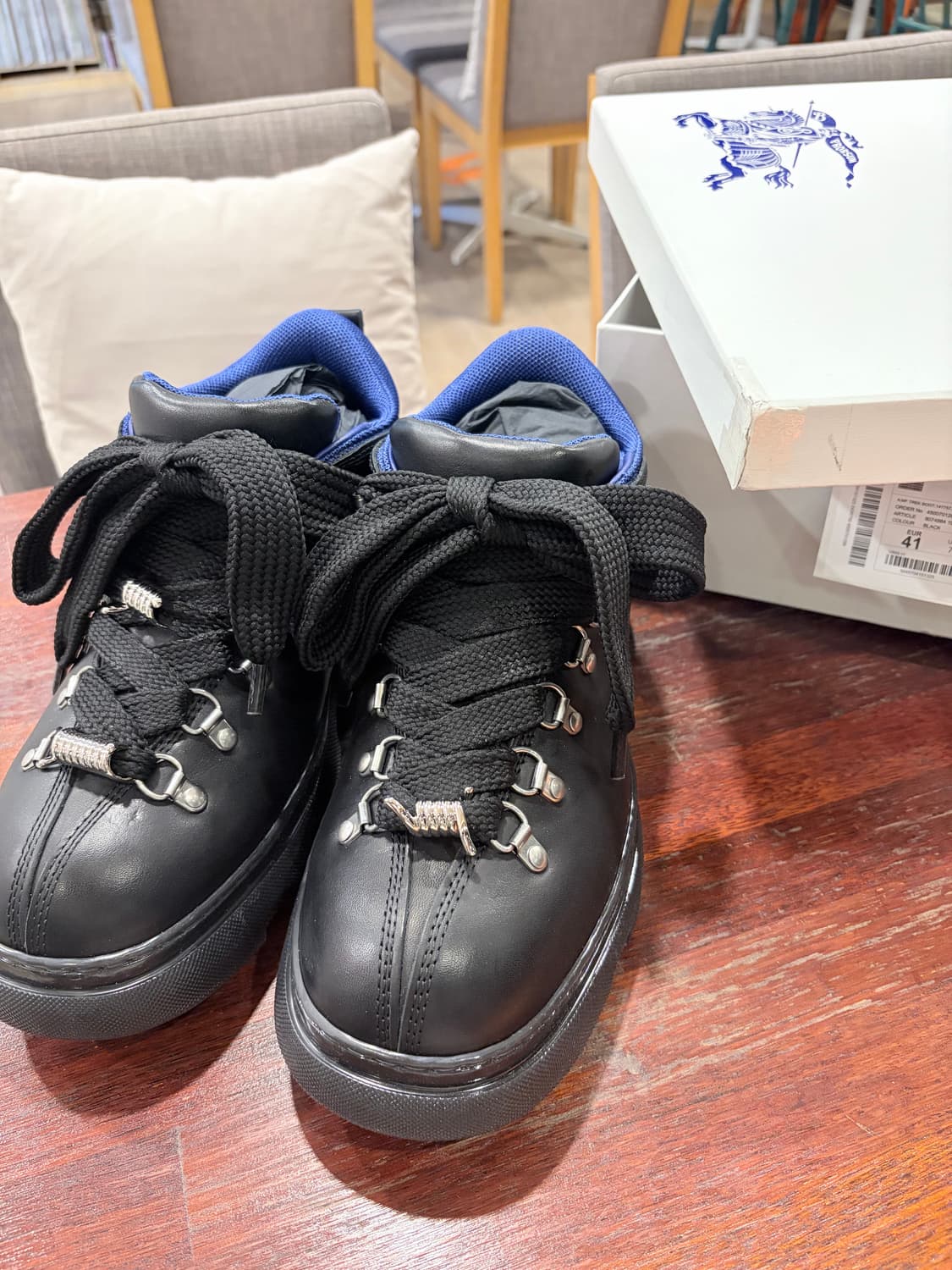 버버리 트랙 부츠 블랙 41사이즈 상품이미지1