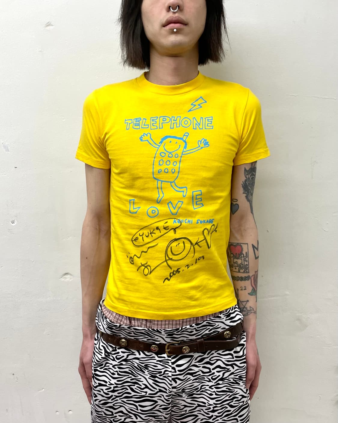 Phone Love Yellow T-shirt  상품이미지1