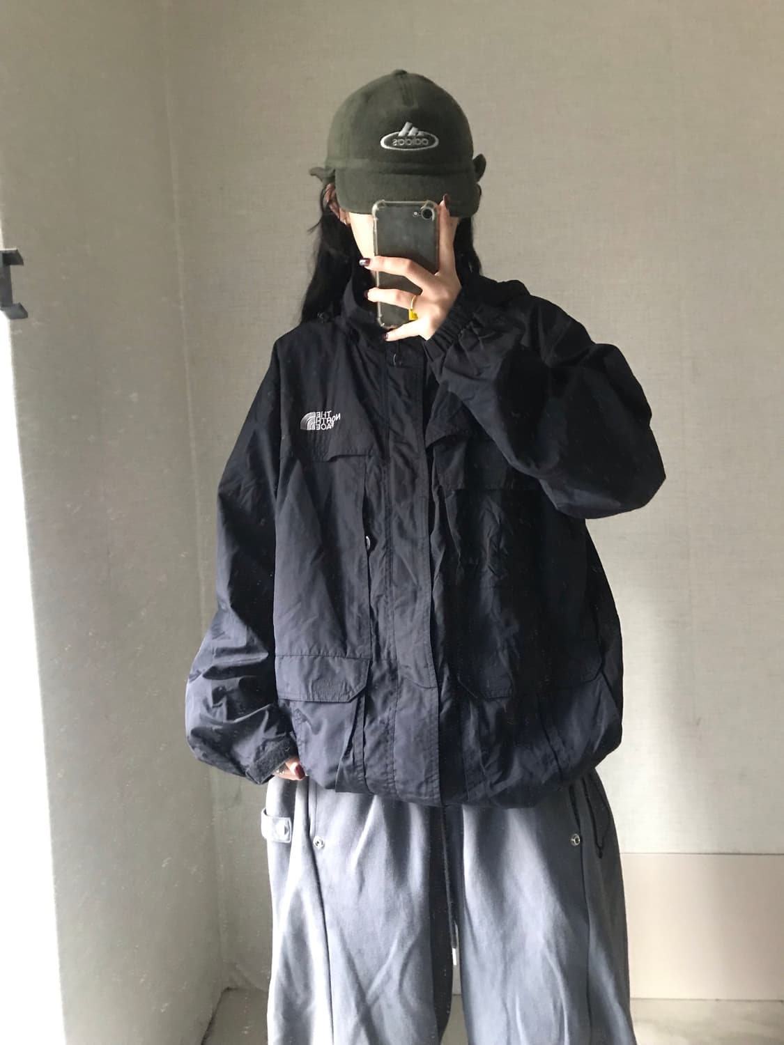 노페 블랙 포켓디테일 바람막이 상품이미지3