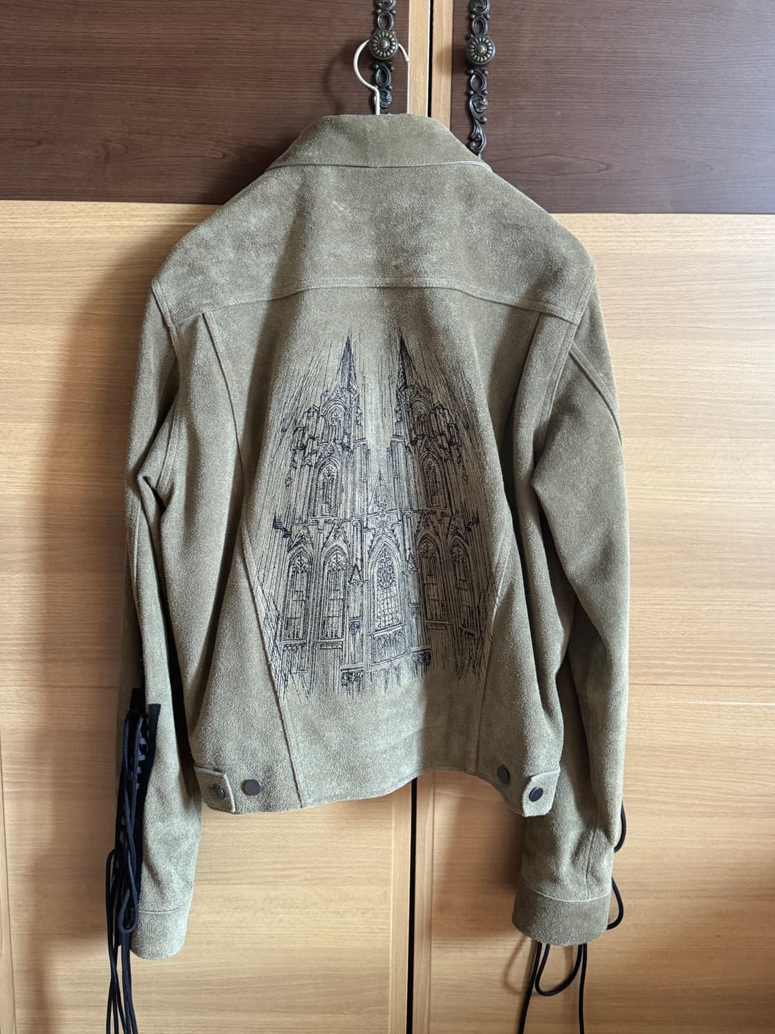 언더마이카 대성당 자수 스웨이드 트러커 자켓 (OLIVE) 상품이미지4