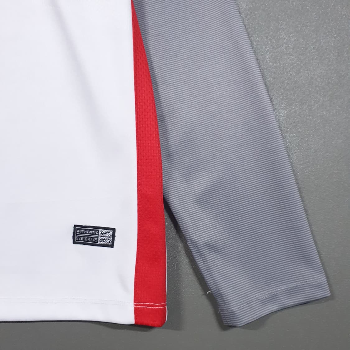 가슴 단면 : 50
총장 길이 : 73

16-17 시즌 아스널 홈 져 상품이미지3