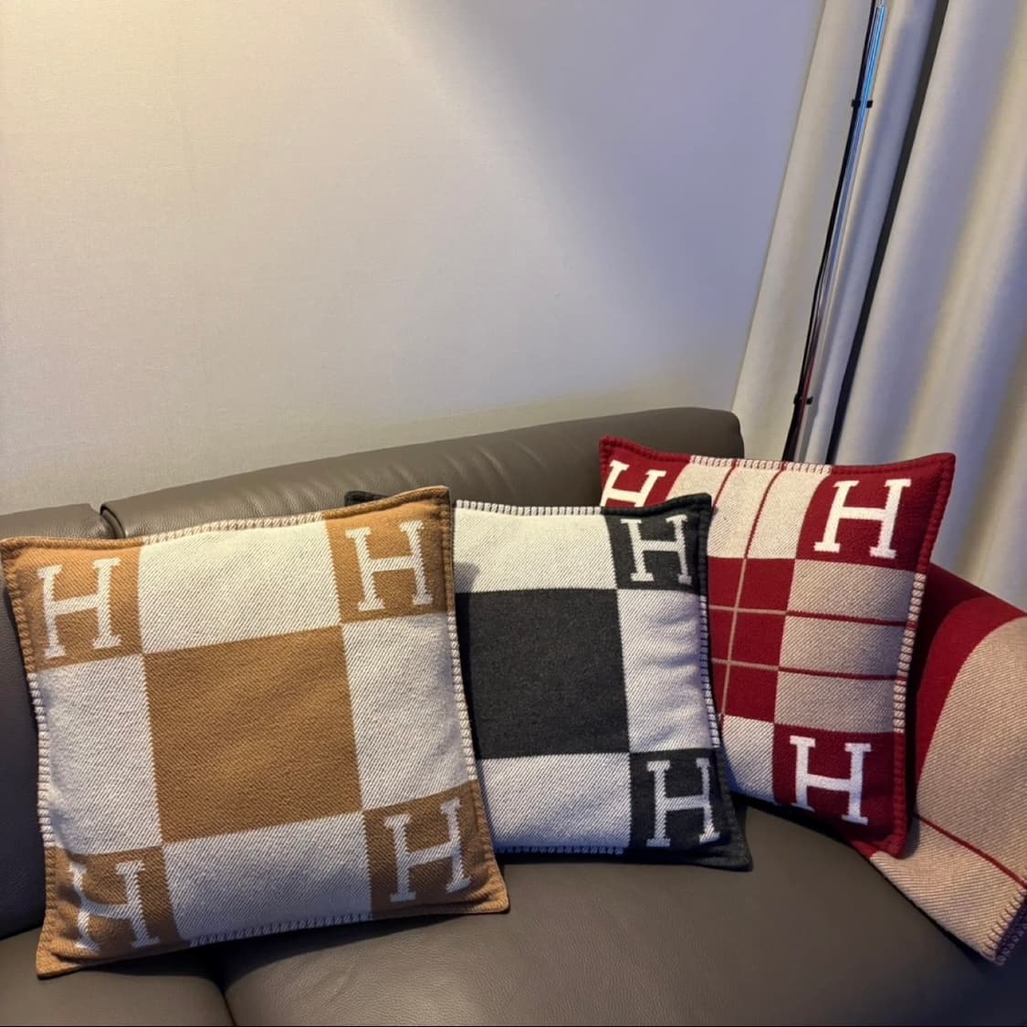 에르메스 아발론 스몰 쿠션 울 캐시미어 에크류 까멜 상품이미지4