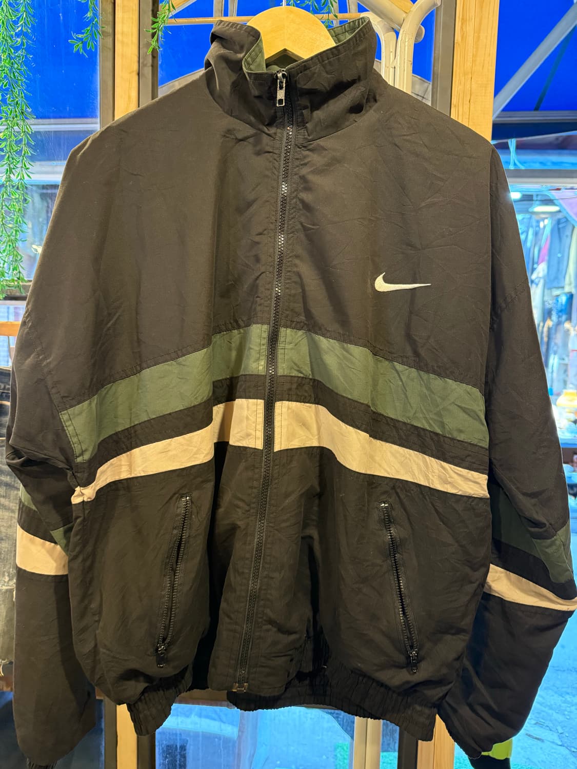 나이키 블랙 초회 배색 바람막이 상품이미지1