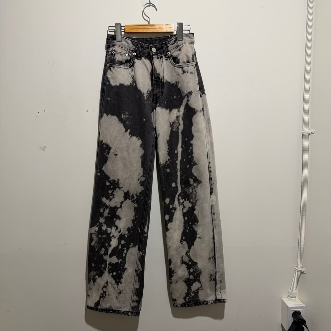 흑청 와이드핏 데님팬츠 상품이미지1