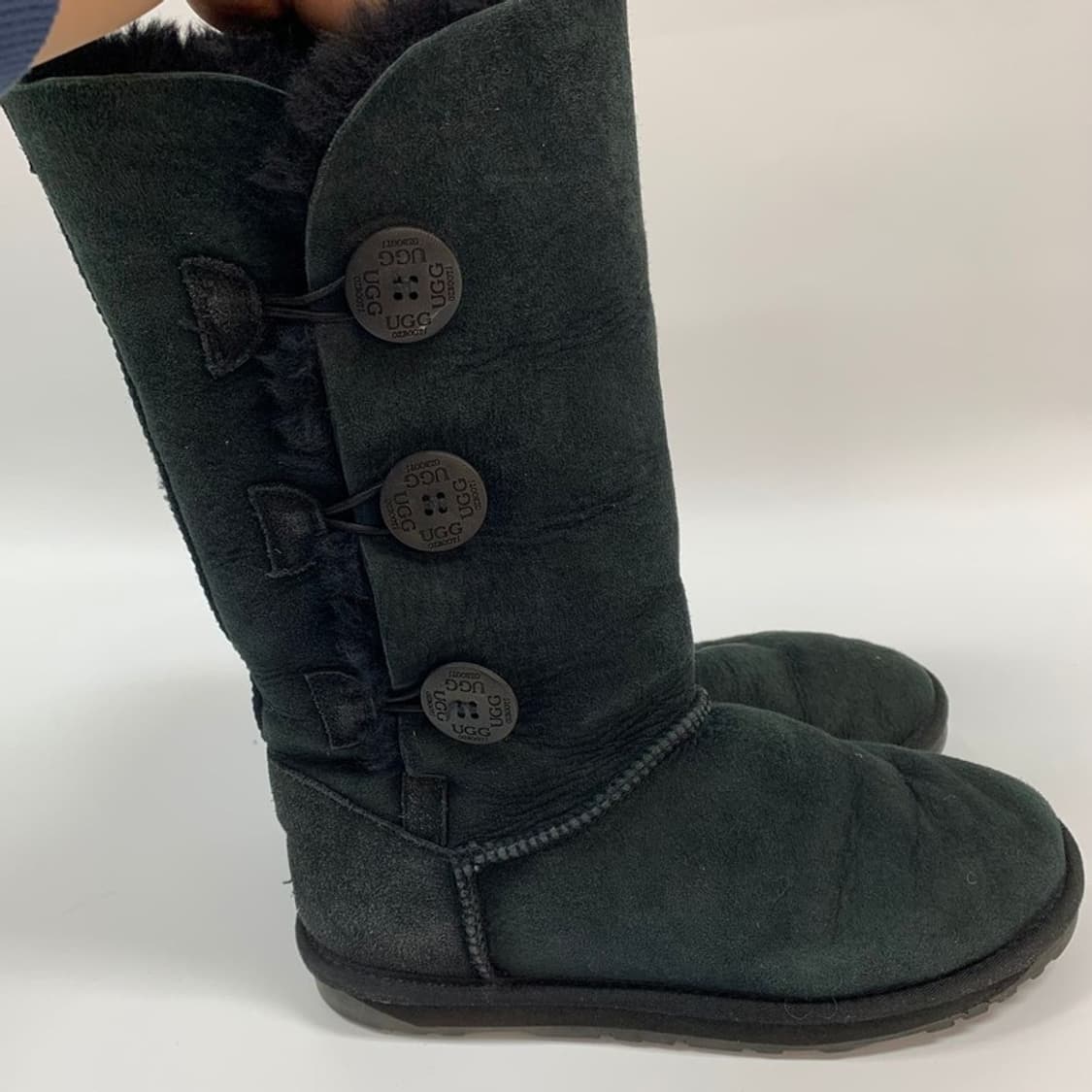 UGG 오즈웨어 쓰리버튼 천연양털 롱부츠 블랙 245 상품이미지5
