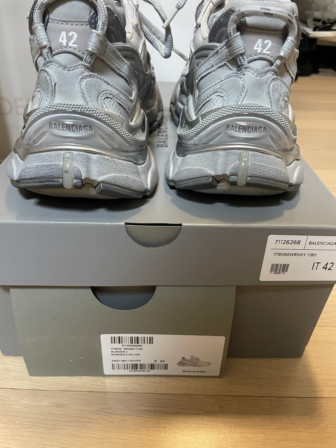 발렌시아가 러너 2.0 신상 나일론 그레이 42사이즈 상품이미지4