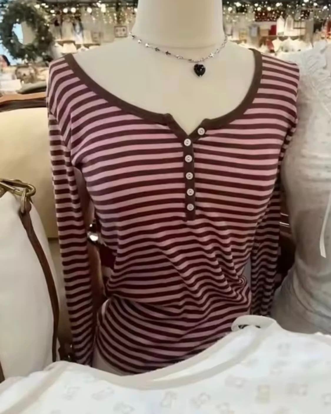 브랜디멜빌 (BRANDY MELVILLE) 롱 슬리브 스트라이프 티셔츠 상품이미지1