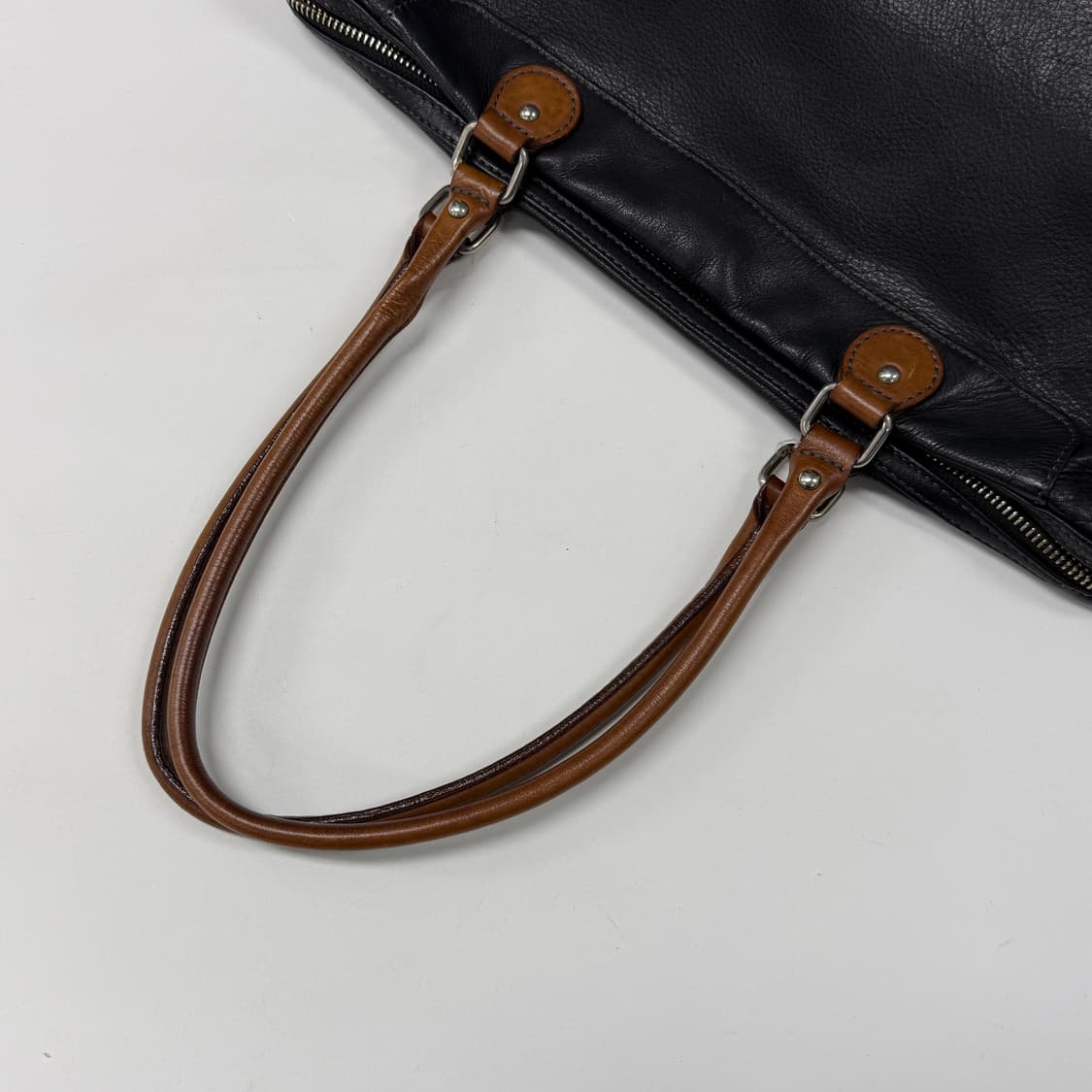Margaret Howell two-tone leather bag  상품이미지8