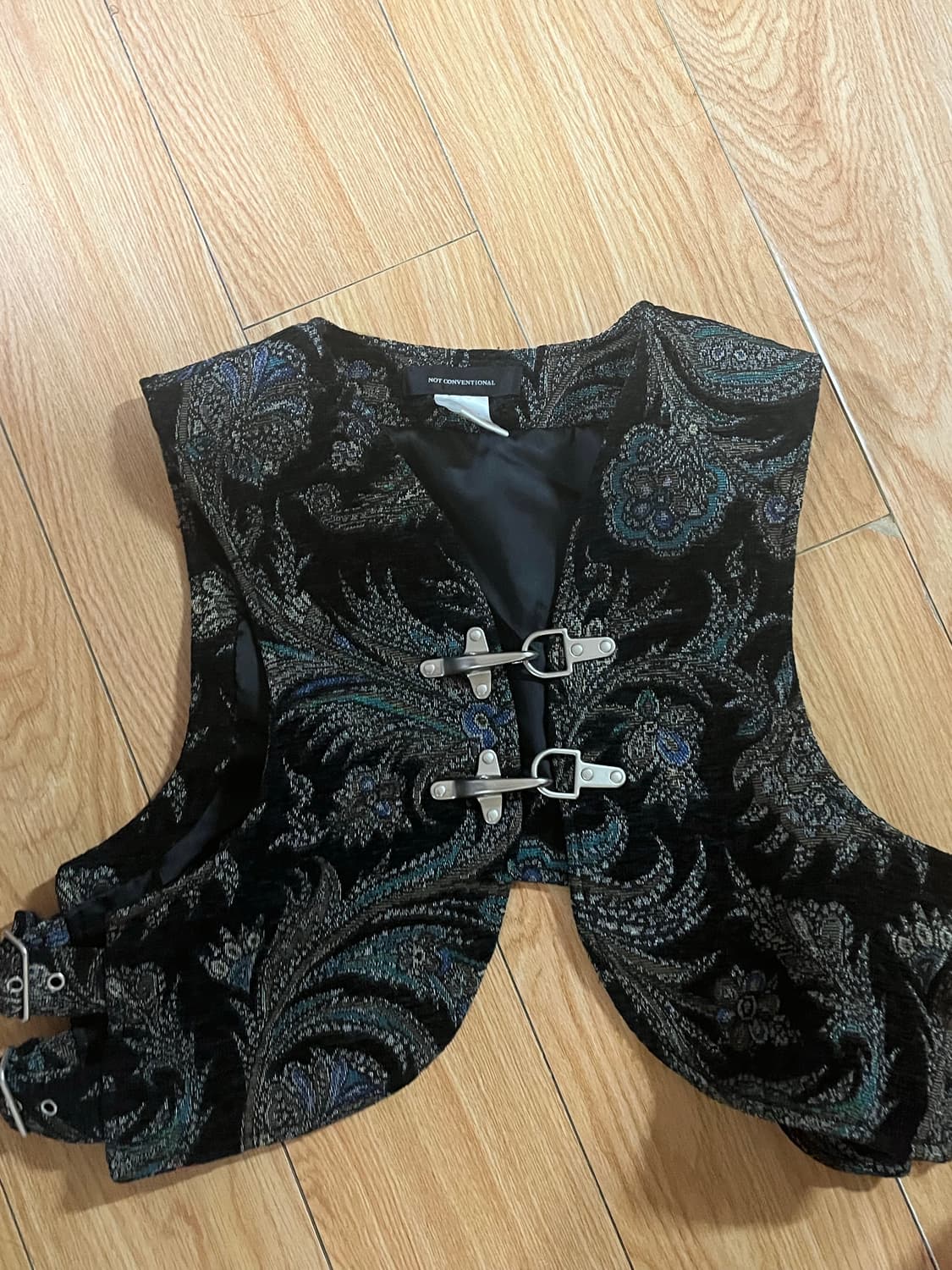 낫컨벤셔널 블랙 페이즐리 벨벳 코르셋 탑 상품이미지1