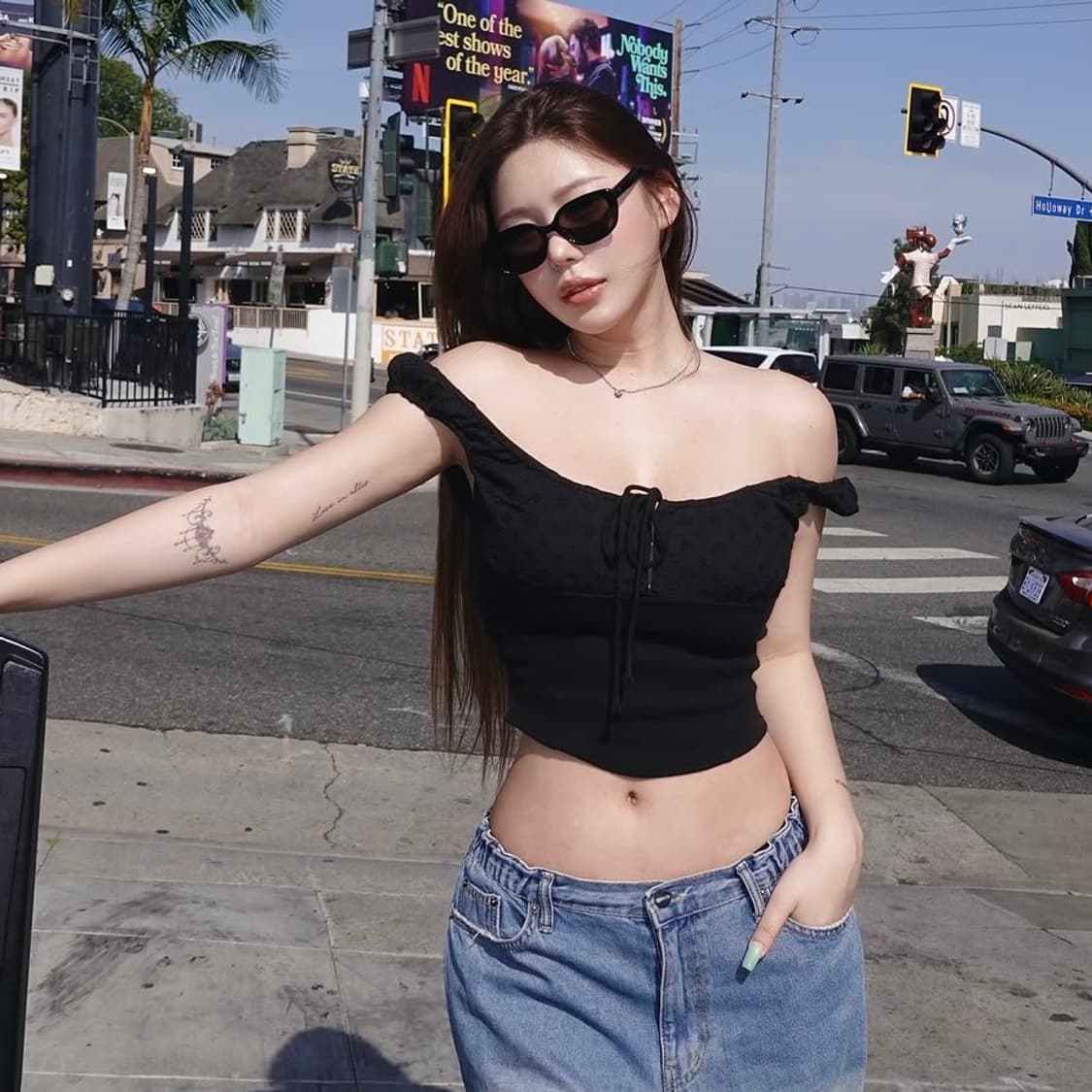 하티 최유라 펀칭 블라우스 블랙 상품이미지3