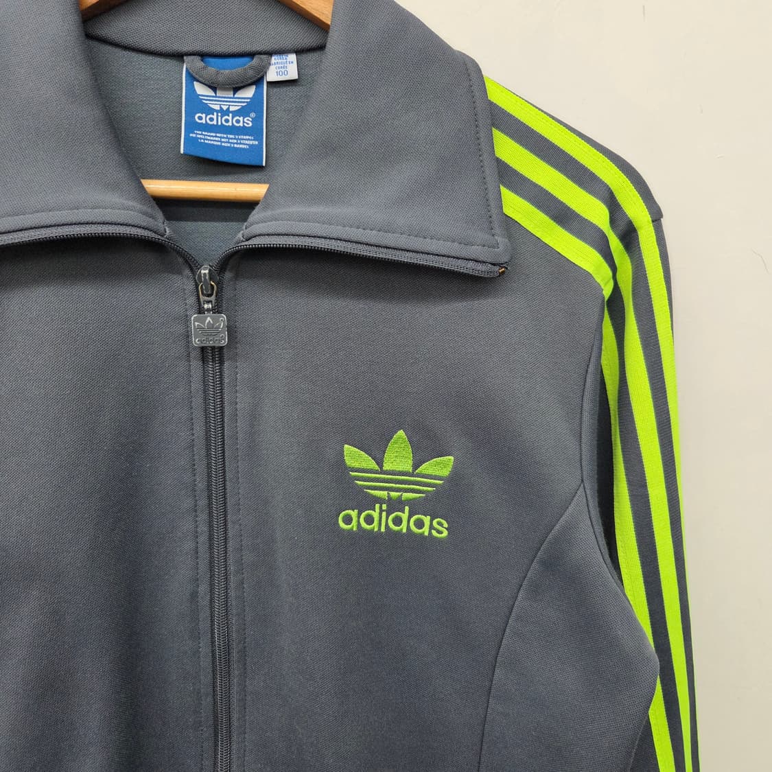 아디다스져지 네온 트랙 자켓 그레이 남m 상품이미지3
