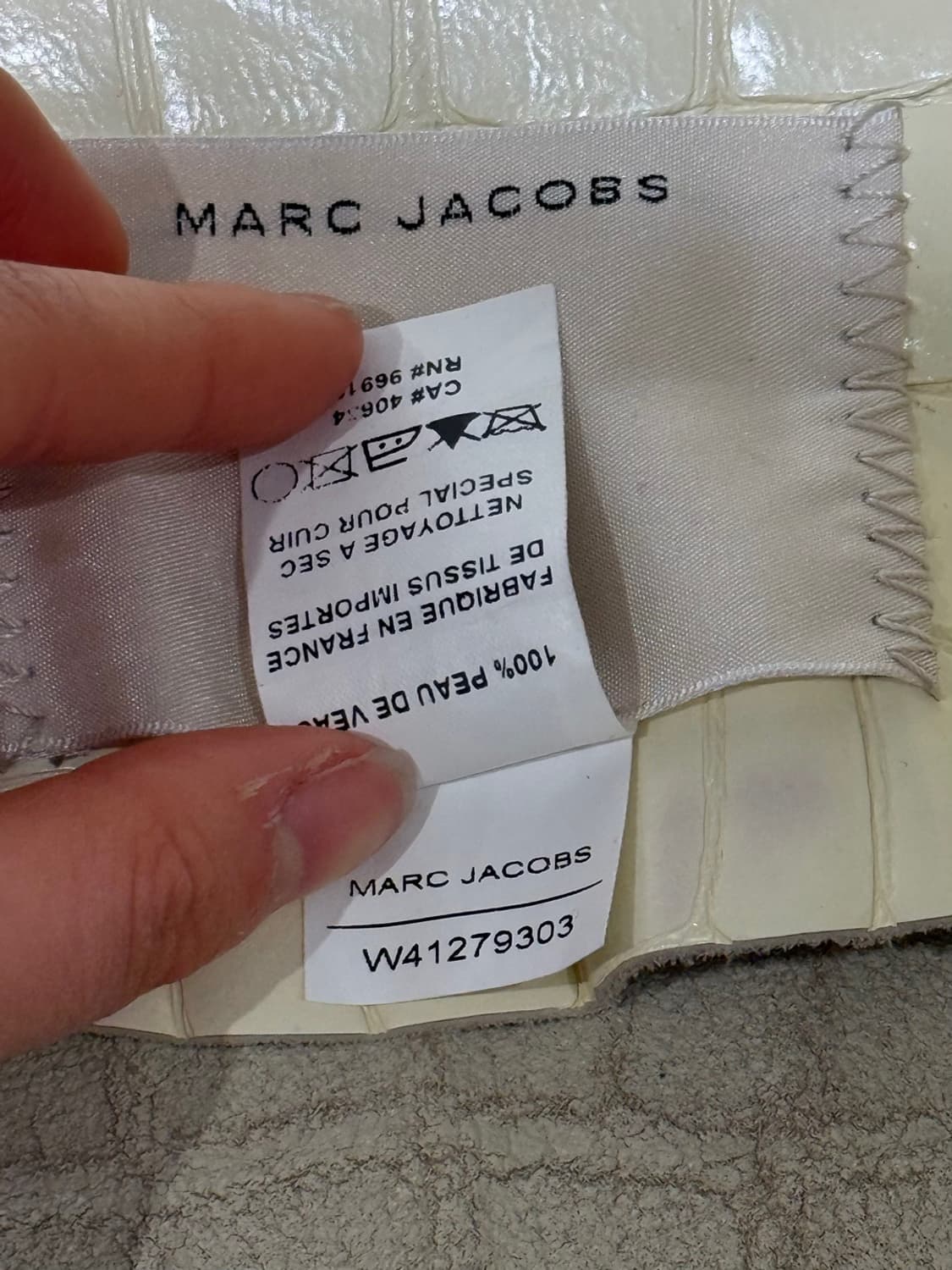 마크제이콥스 화이트 크로코 엠보 카프스킨 레더 코트 상품이미지8